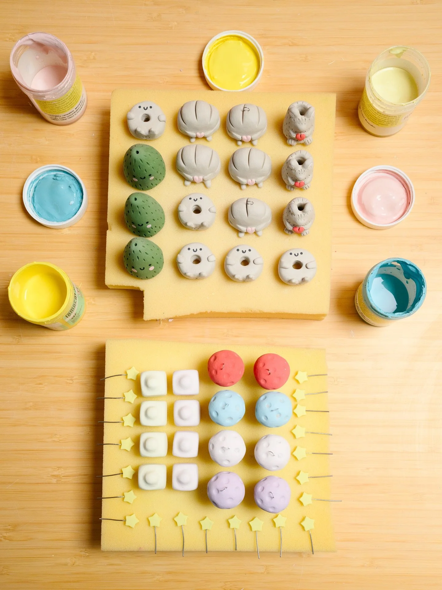 Tiny friends in progress 👩&zwj;🎨

My happy place is sitting in my cosy studio and painting my little clay creations on a rainy day! 

I&rsquo;ve spent the whole week painting and getting pieces ready to go into the kiln this weekend. I do all my sc