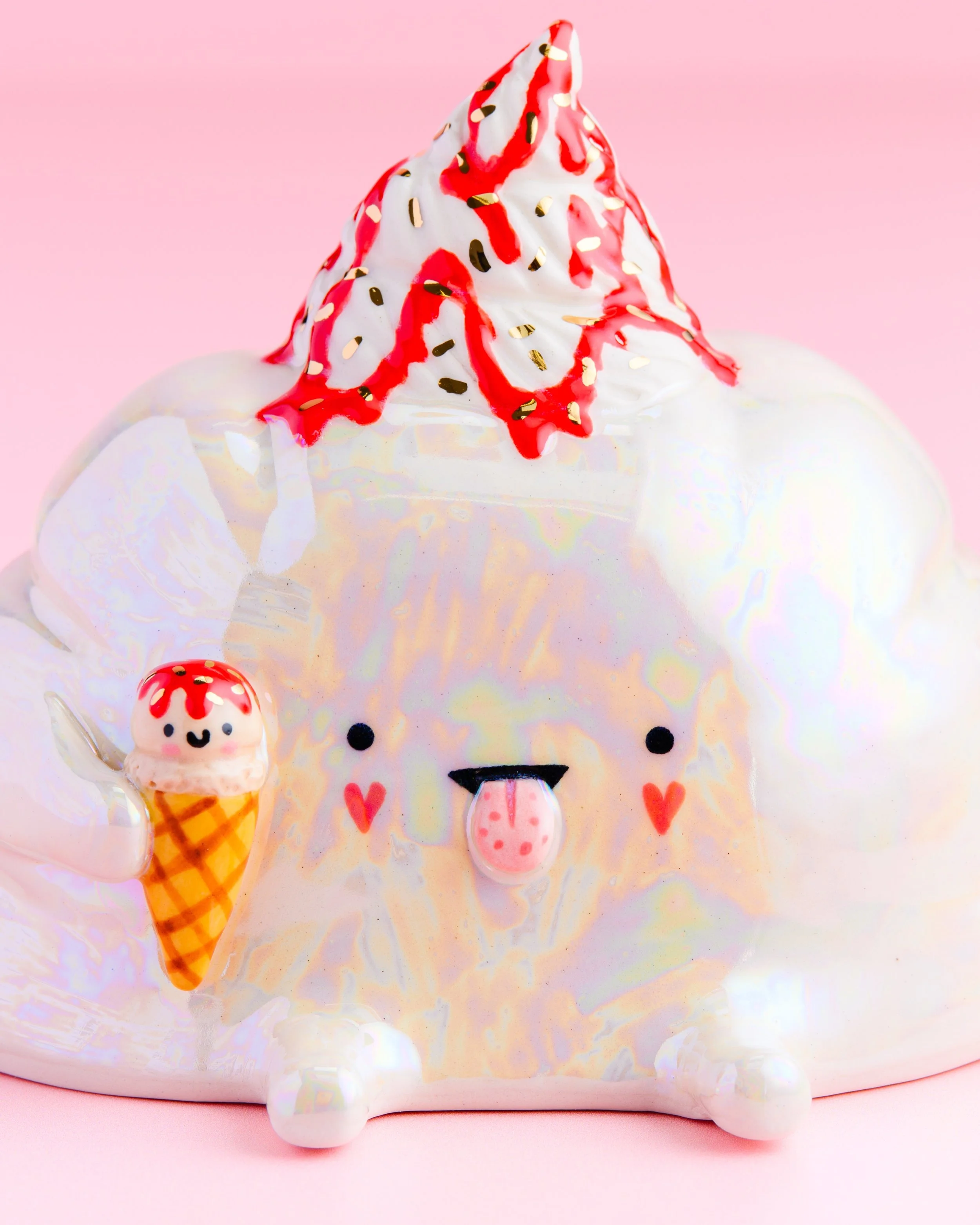 Soft Serve Marshmallow 🍦☁️

This is a fun piece I made recently as part of a commission that I wanted to share on here. Marshmallow the cloud is one of my regular designs but I decided that as the warmer months are approaching I would give it a twis