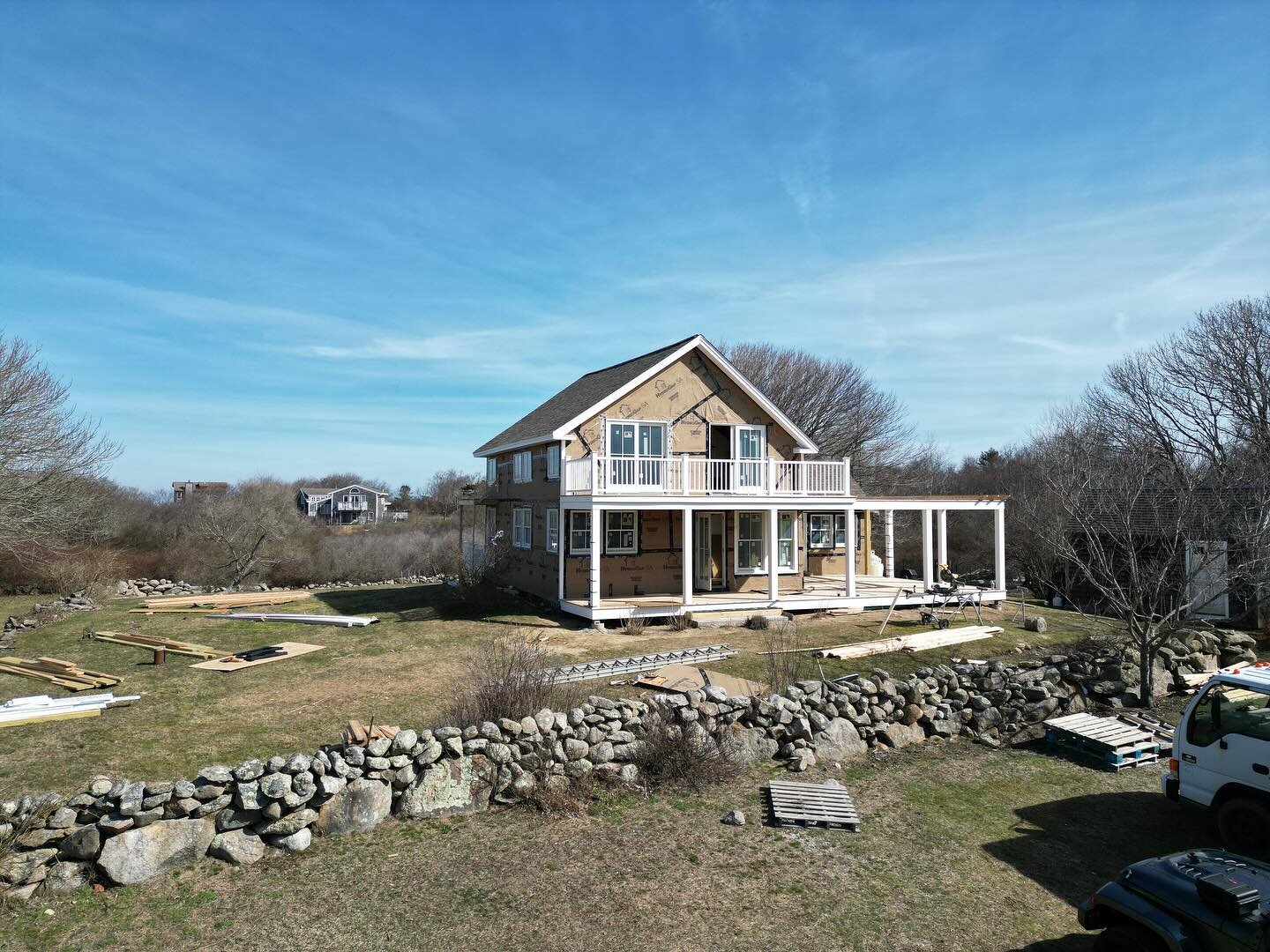 CONSTRUCTION UPDATE - BLOCK ISLAND EDITION
Progress photos from last week&rsquo;s field trip to Block Island to check in on our whole house renovation. 
K
B
A
D
#kbad_ri
#mohegantinycompound
#blockisland
#localvernaculararchitecture