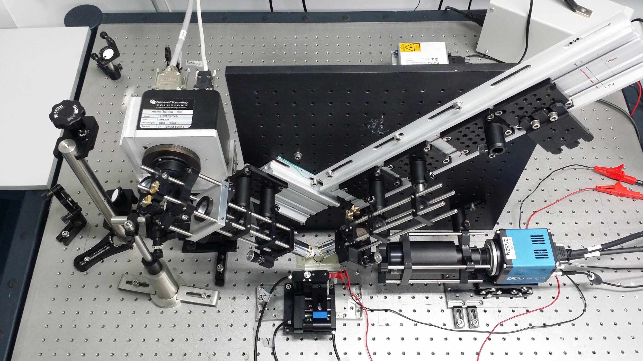OPrimeiroMicroscopio_LightsSheet_OndeFizOmeuPhD.jpg