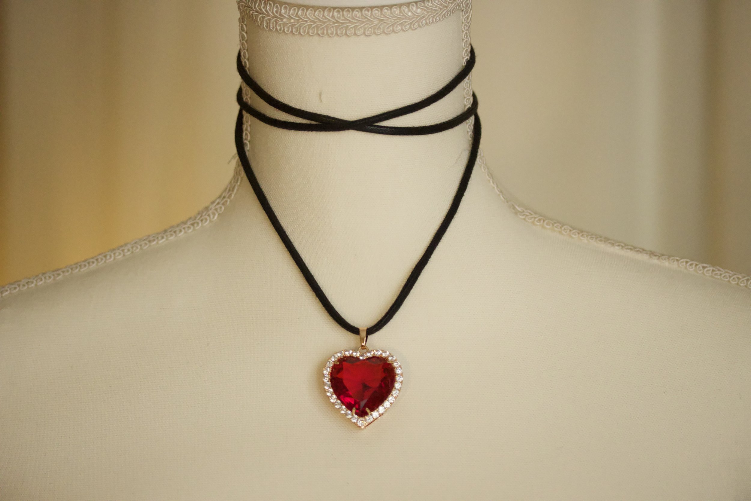 Heart Wrap Chocker Main.jpeg