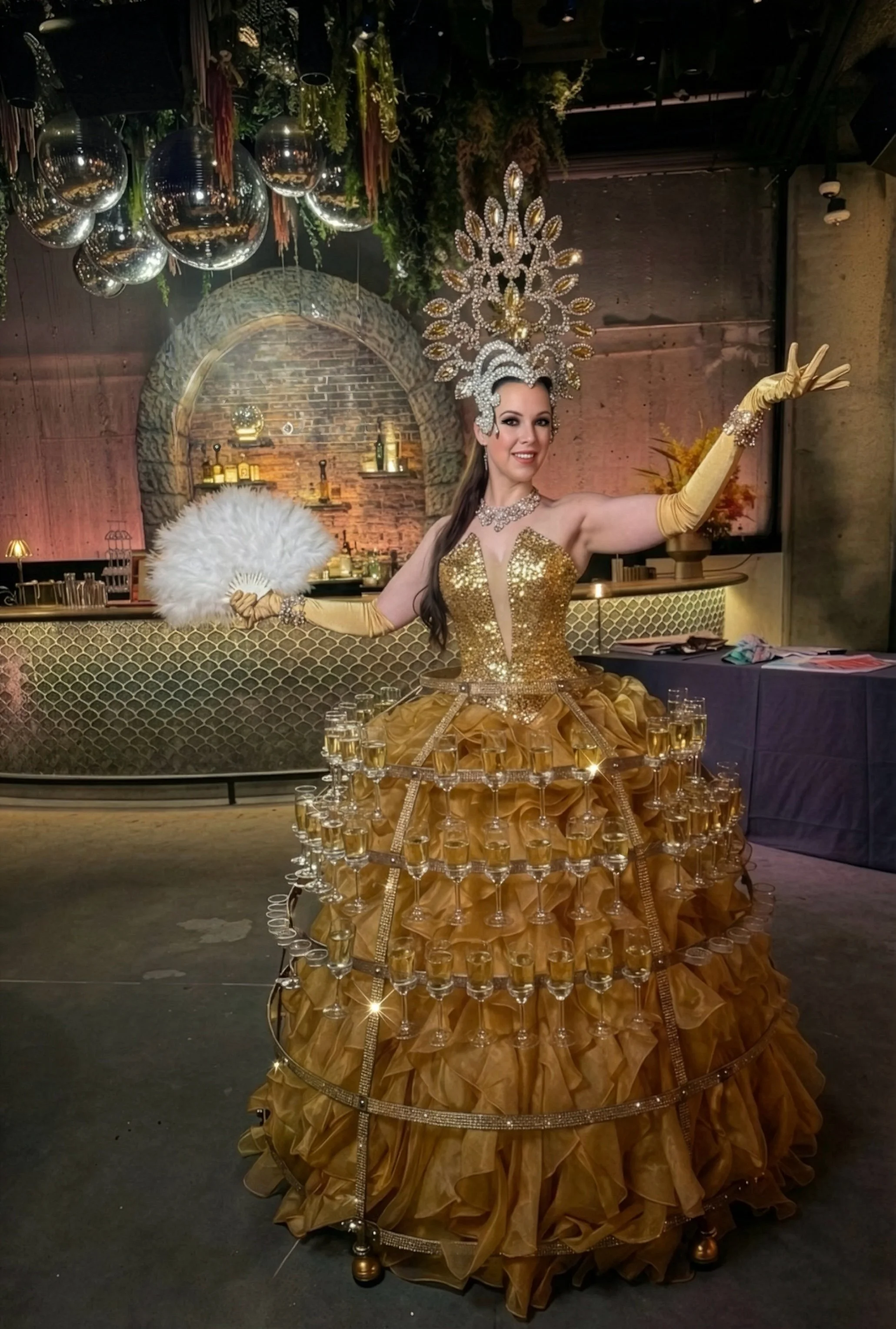 Strolling Champagne Diva: GOld Empress