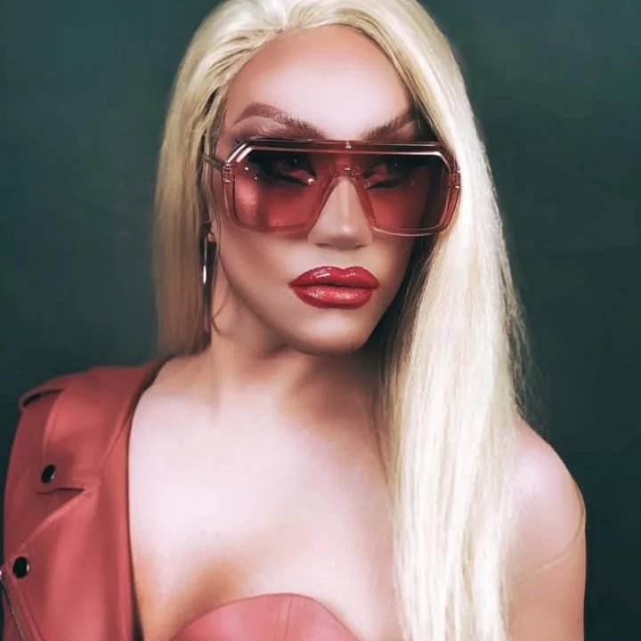 Dazzling Drag Queen: Connecticut
