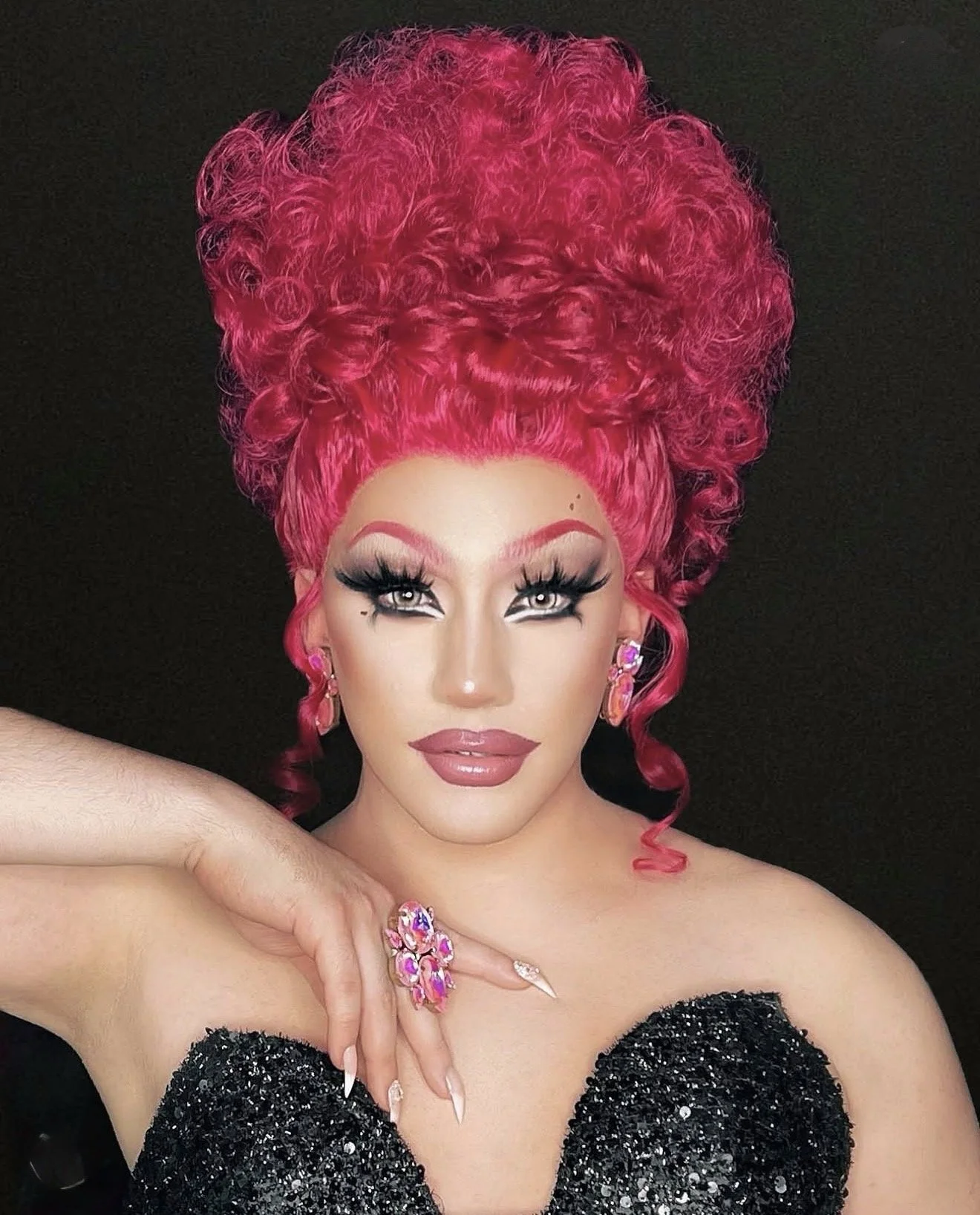Dazzling Drag Queen: Connecticut