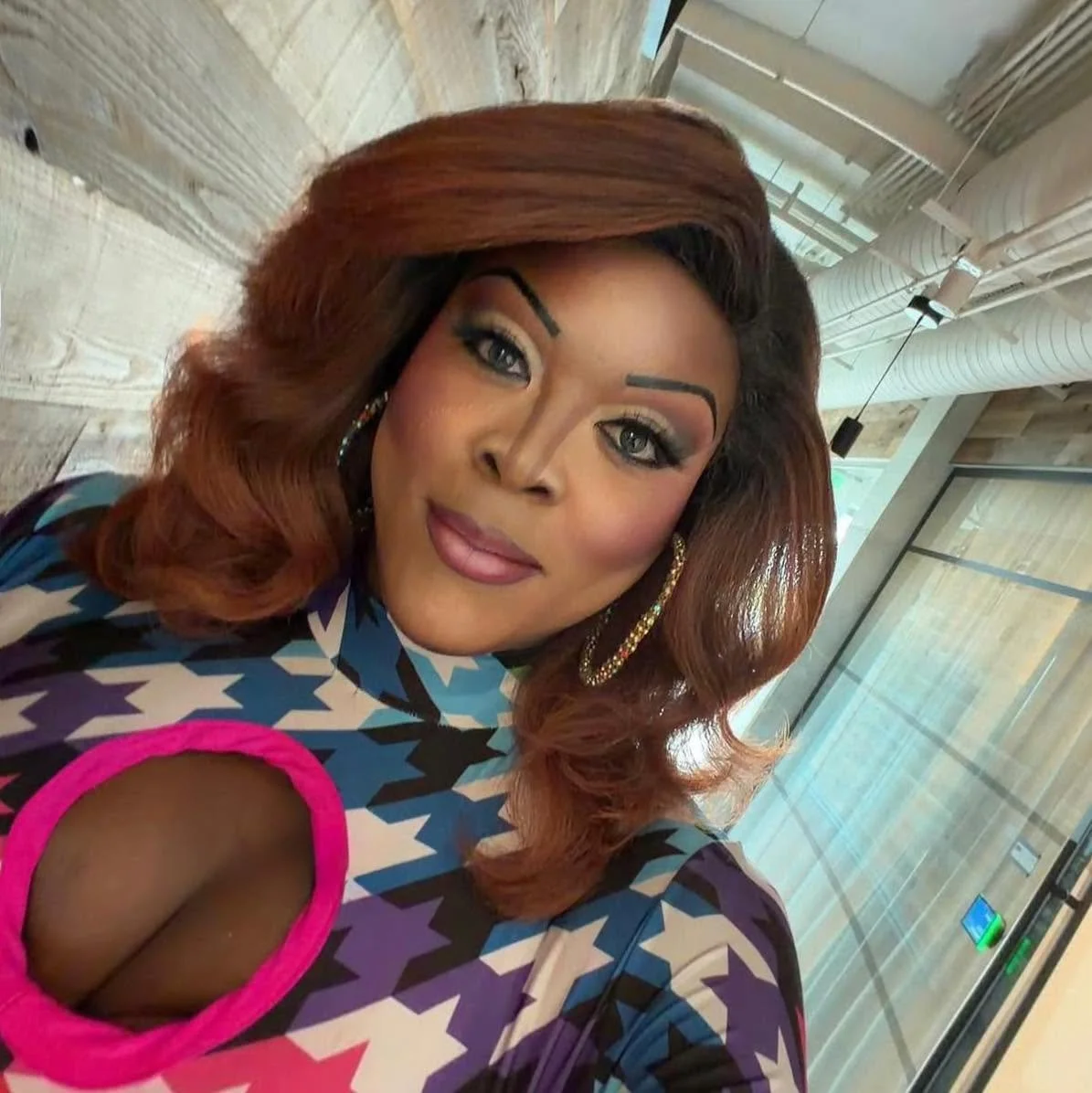 Glamorous Drag Star: Tampa FL
