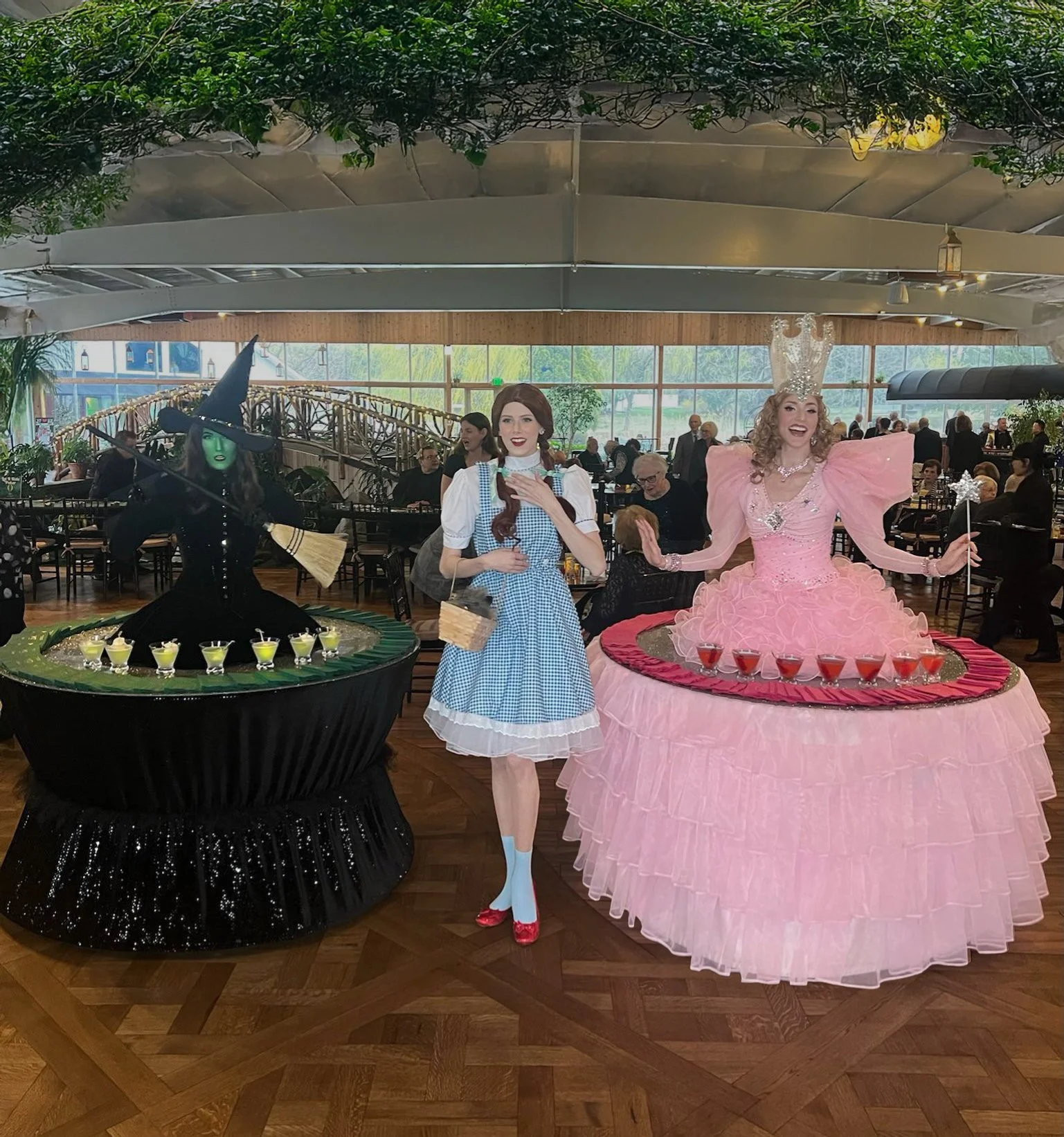 Strolling Tables: Wizard of Oz