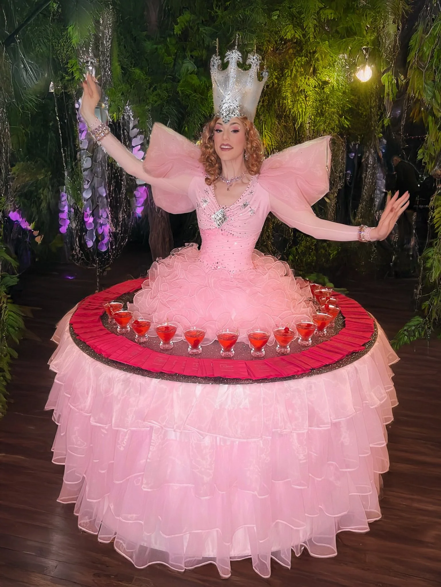 Strolling Table: Glinda The Good Witch