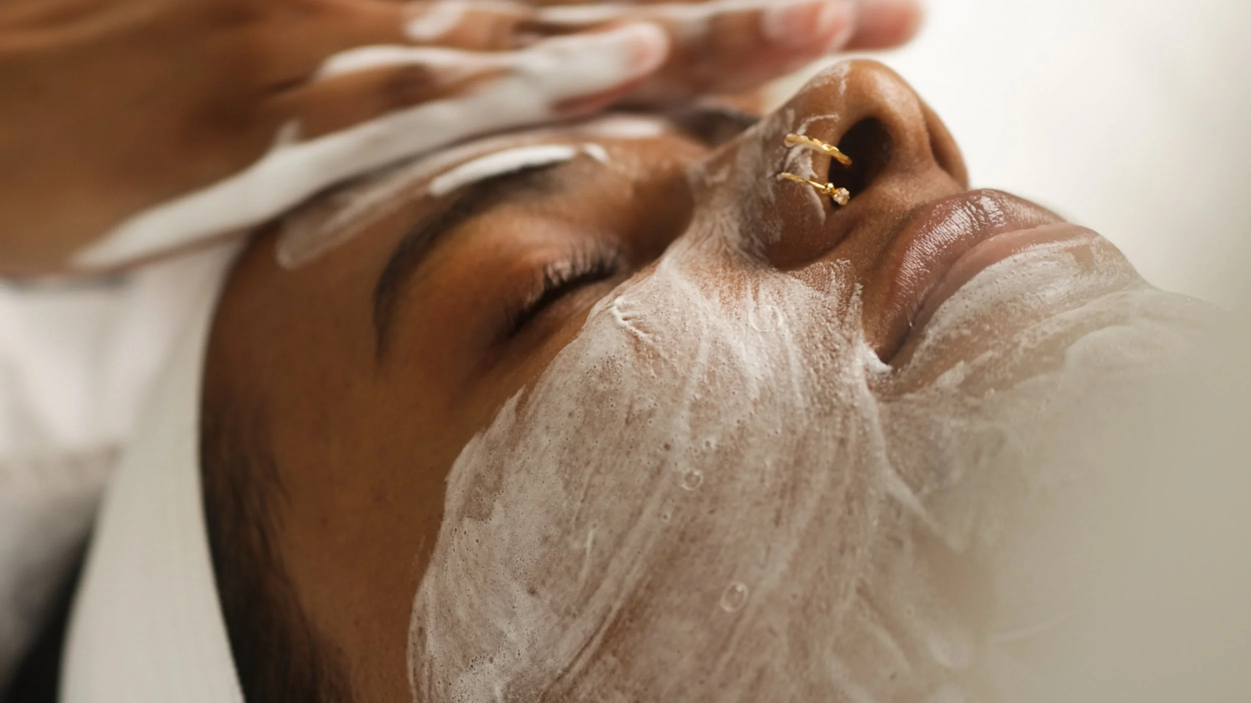 Corrective vs Relaxation Facials: Understanding the Difference