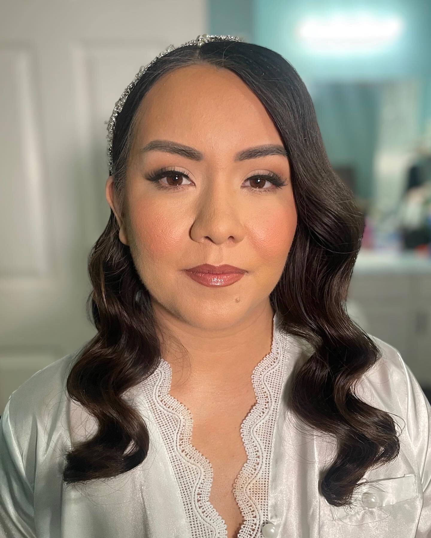 Matte, soft glam for this gorgeous bride 👰🏻&zwj;♀️🤍

Hair stylist: @hairbyjenmolina ✨
.
.
.
#softglam #bridalmakeup #bridalglam #bridesmaidmakeup #motherofthebridemakeup #motherofthegroommakeup #specialoccasionmakeup #photoshootmakeup #graduationm