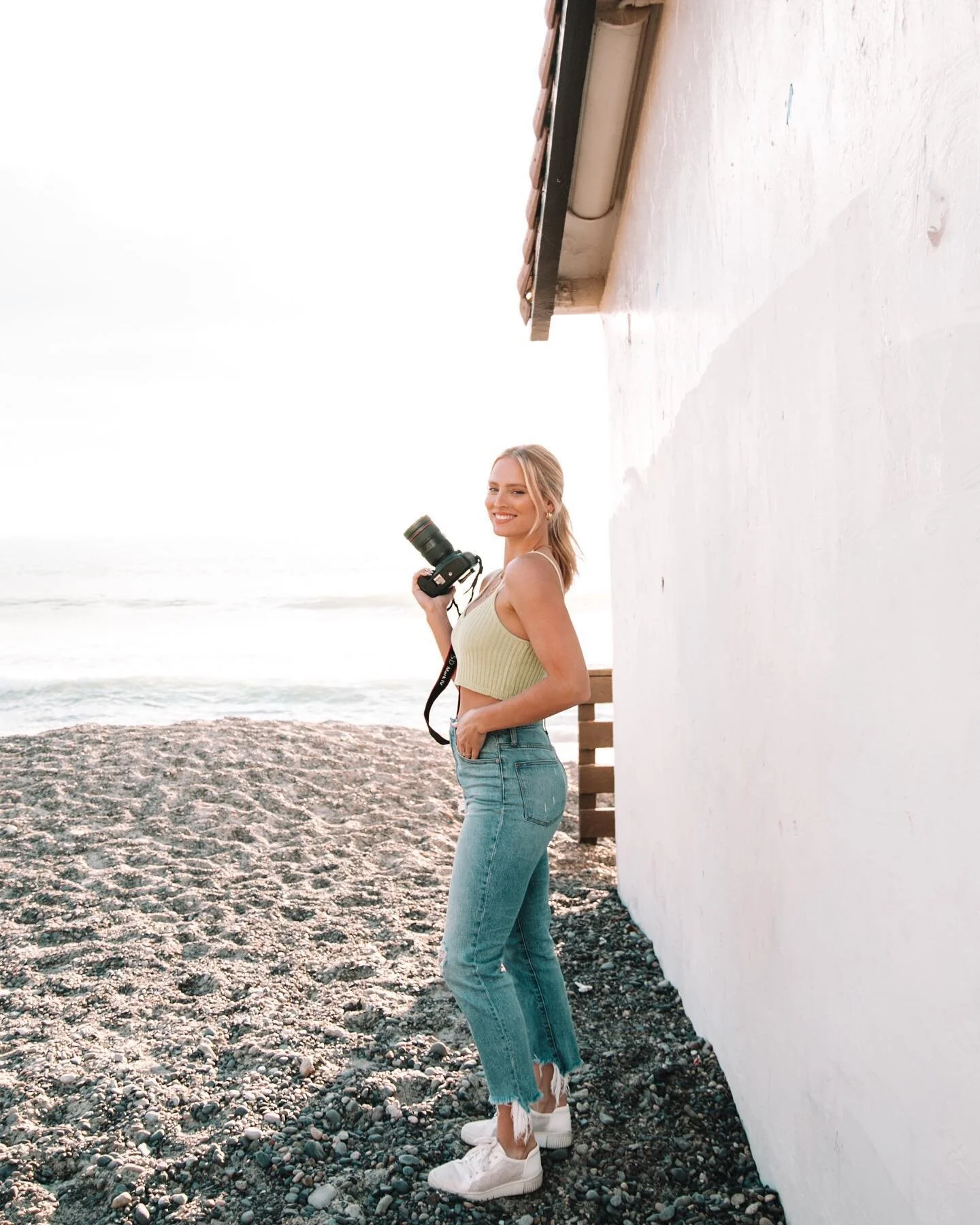 Feels good to be back at the beach!!!🌞🌺🌊

March was packed with some AMAZING sessions in Arizona- I&rsquo;m so grateful🌵🏜 Happy to be back in my routine and pumped bc Senior sessions are in FULL SWING!✨🎓 #gradszn

Let&rsquo;s shoot! 📸💗