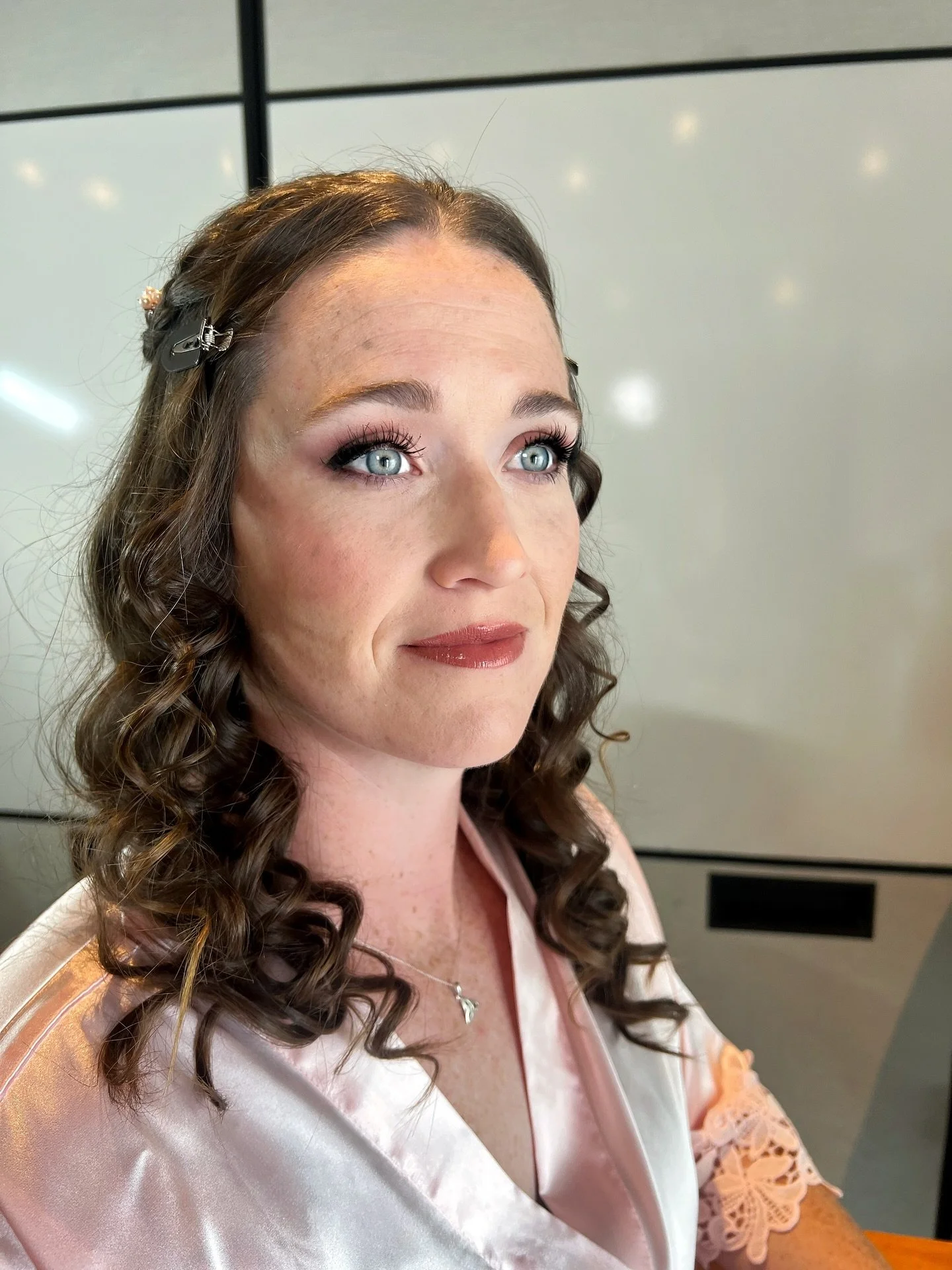 Absolutely stunning bridesmaid - i just did the makeup 😉

#kcmo #kcbridal #bridalmakeup #weddingmakeup #kansascity #kcbride #mua #kcmua #makeupartist #kstudiobeauty