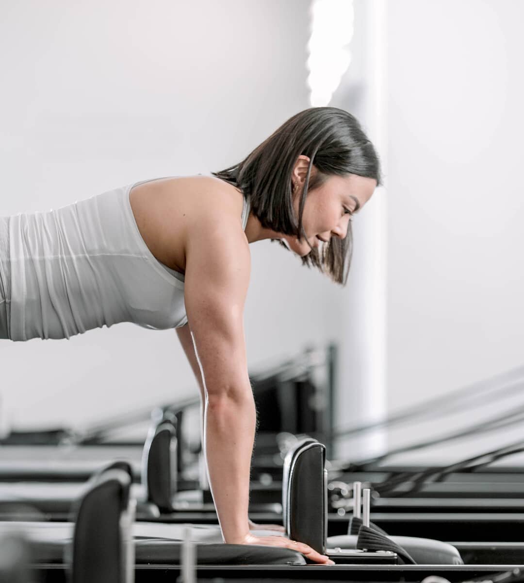 There are planks and then there are reformer planks 🔥 #doubletheburn