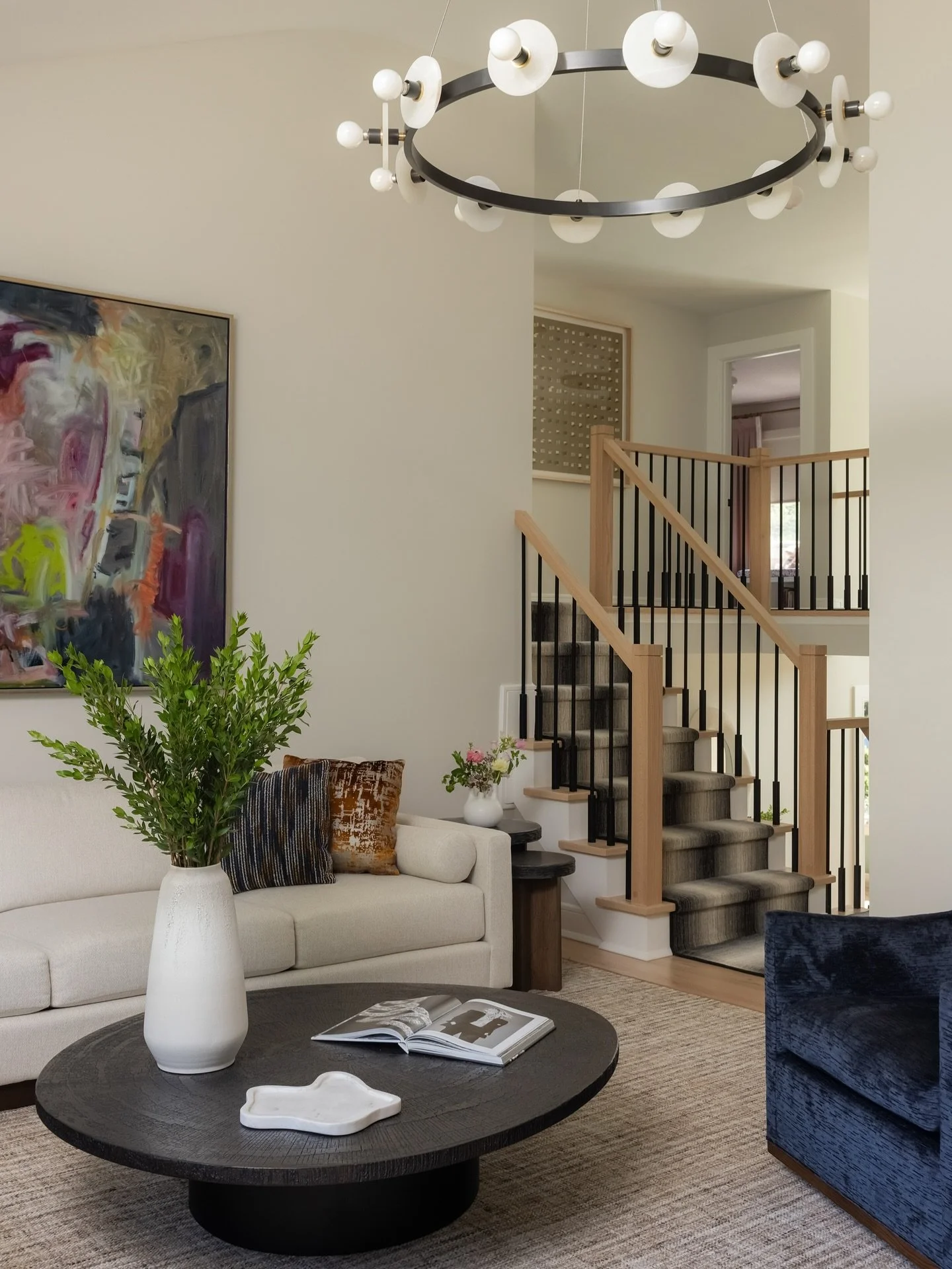 Family living, but elevated. ✨ 
.
.
.
#interiordesign #modernlivingroom #neutralhome #homeinspo #interiorstyling #livingroomgoals 
#luxuryinteriors #homedesignideas #interiorinspo #modernhome #designinspiration #interiordecor 
#nyinteriordesigner #lo