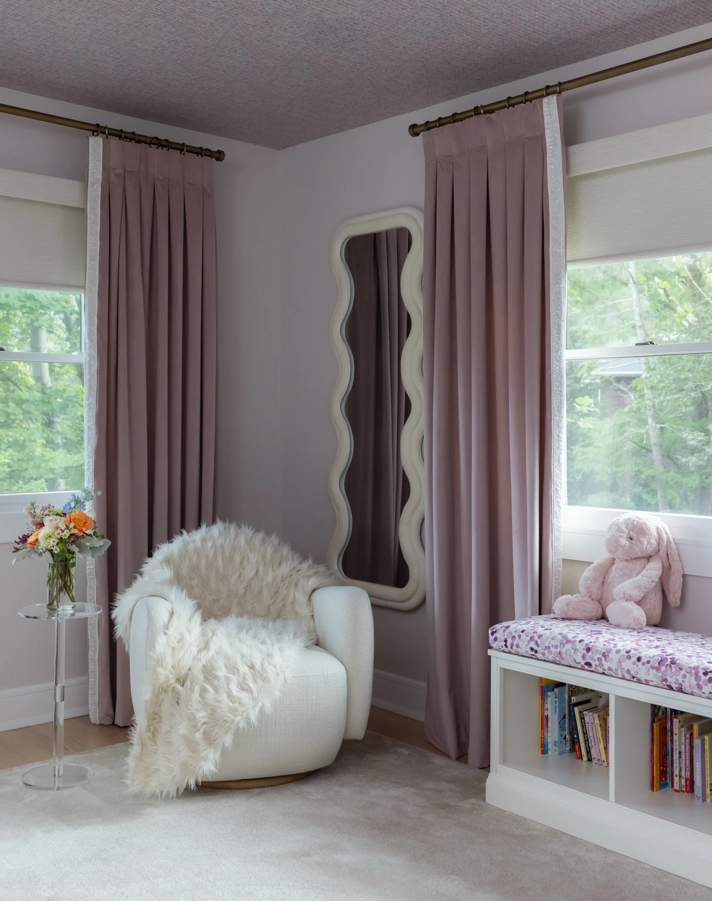 Pretty in Pink 💞
.
.
.
#girlsbedroom #girlsbedroomdecor #interiordecor #kidsroomdecor #kidsroom #kidsroomdesign #pinkroom #pink #wallpaper #interiordesign #interiordesigner #interiors
@raquellangworthy.photo