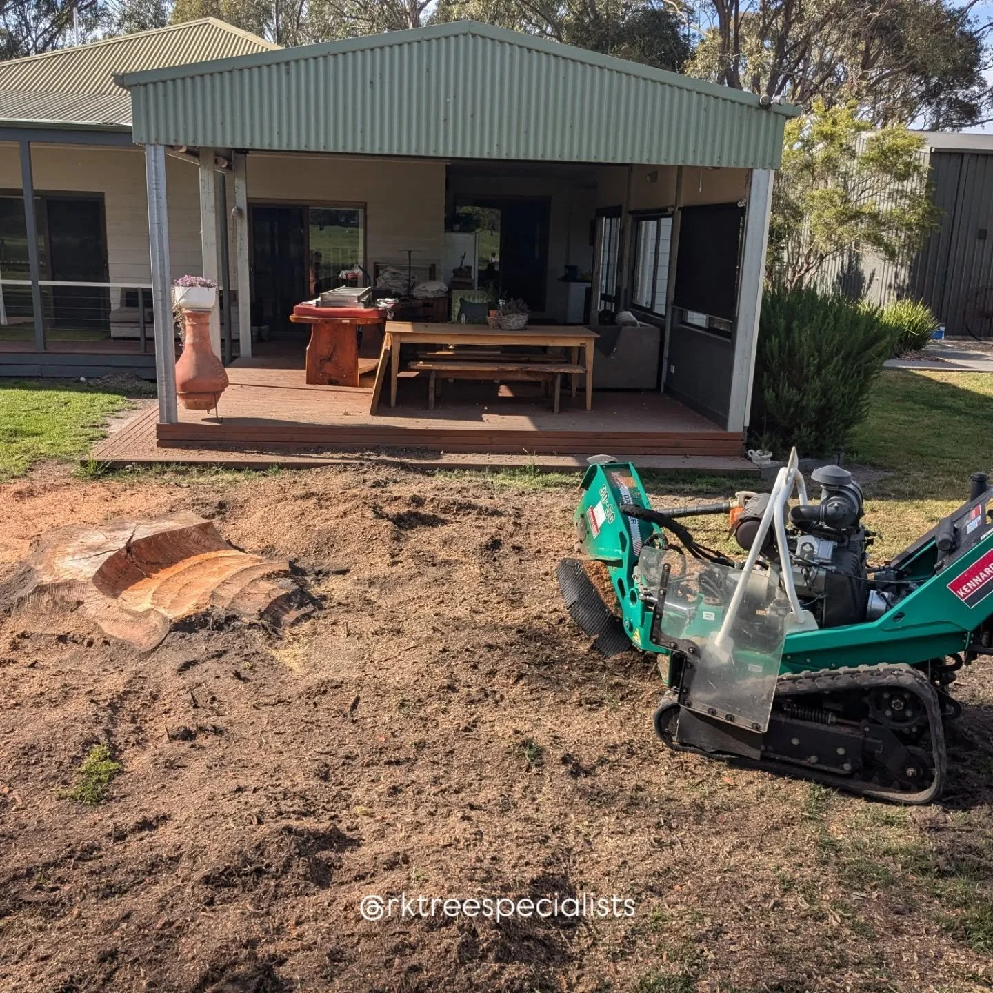 Stump Grinding Services - No tree required*
*We can remove pre-existing stumps, as well as stumps from our tree removal jobs.
If you have a tree stump that keeps resprouting, or is a bit of an eyesore, stump grinding is a quick, no fuss solution.