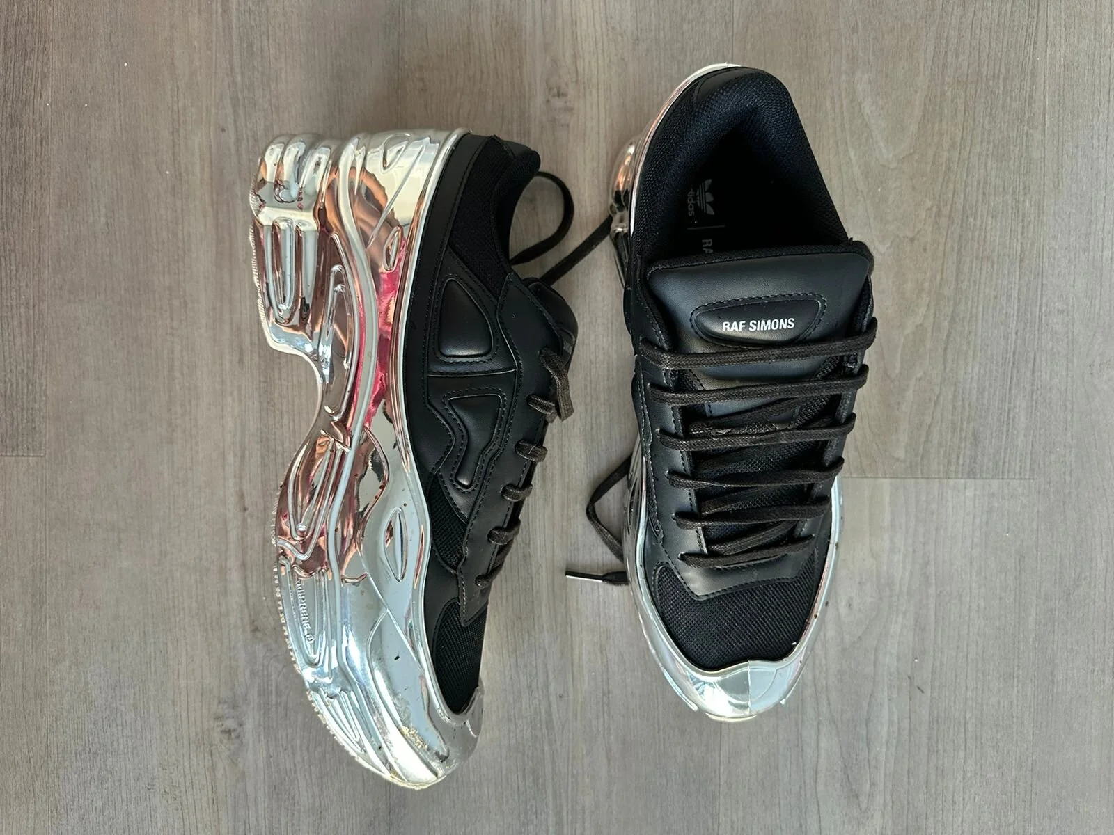 adidas gazelle silver green womens Raf Simons Clear Pink Silver Metallic Ozweego – THE-ECHELON