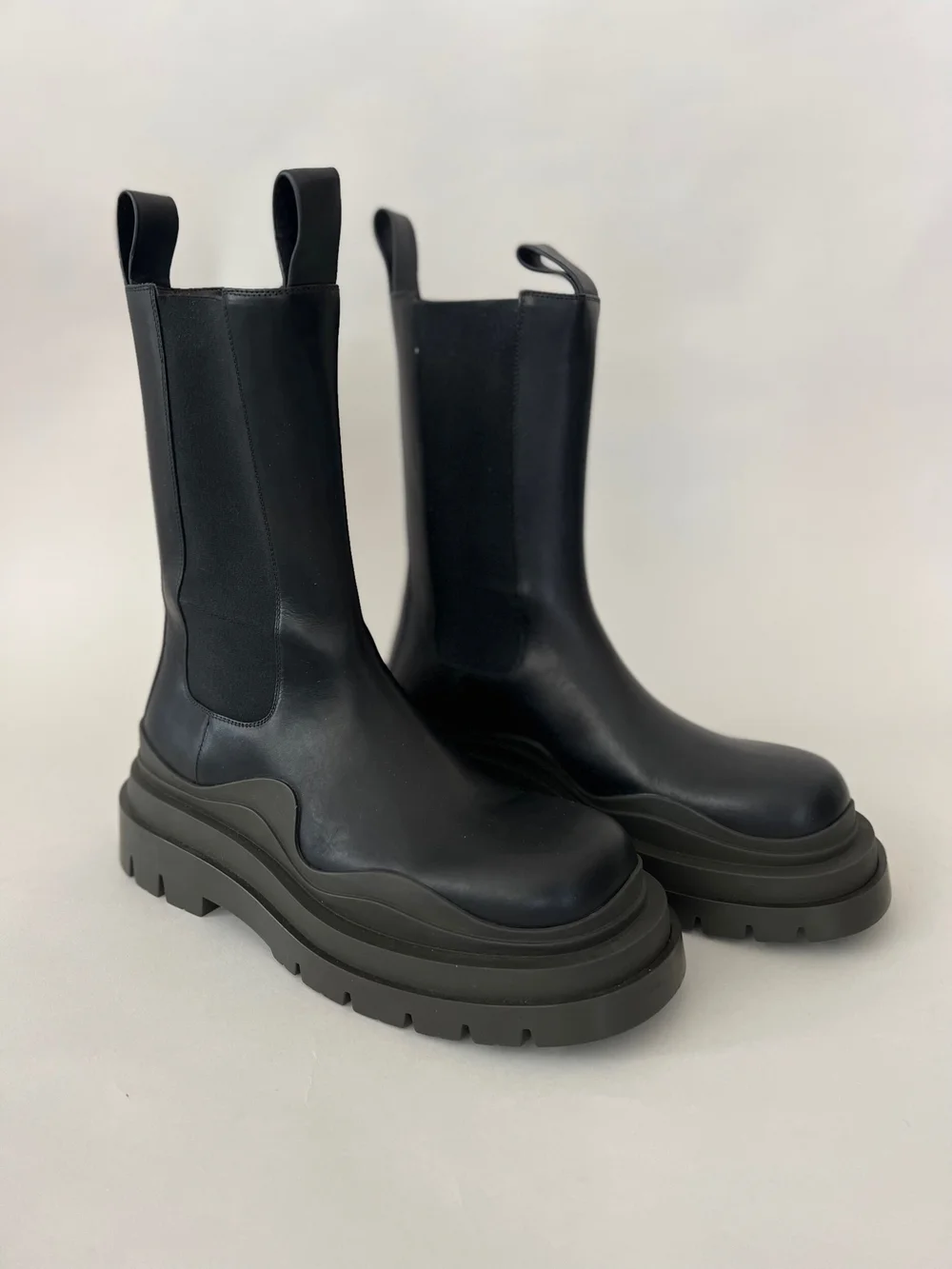 Bottega Veneta Tire Chelsea Boots — CONSUMED