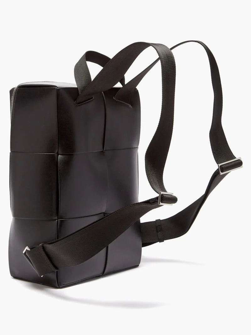 Bottega Veneta Arco Leather Intercciato Backpack — CONSUMED display picture 2