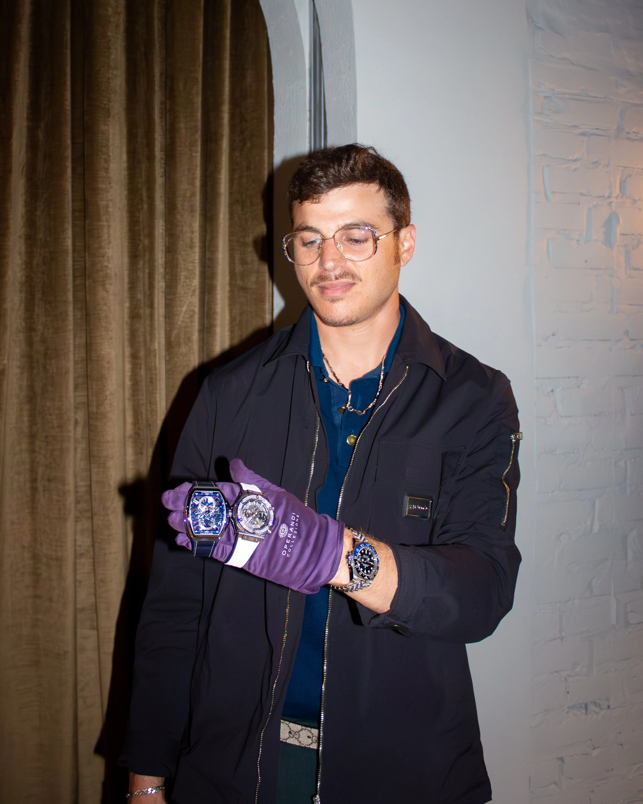 Hotel Perle - 2025 - 11_12 - Photos_Videos - Photos - Art Show.jpg