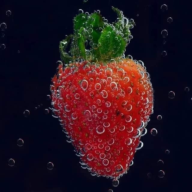 🍓**YTS Problem Solving **🍓
Did you know that with some common household materials and some strawberries you can extract strawberry DNA!? Of course, you'll need to buy an extra punnet so you can eat some too. Tune in over at https://www.tastrofest.s