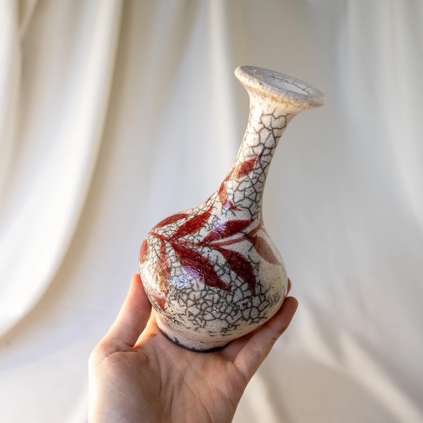 This lil raku piece is one of my favourites I&rsquo;ve made and came out so beautifully from the kiln! I fell in love almost straight away with how well the red popped, I&rsquo;m itching to do another raku already!