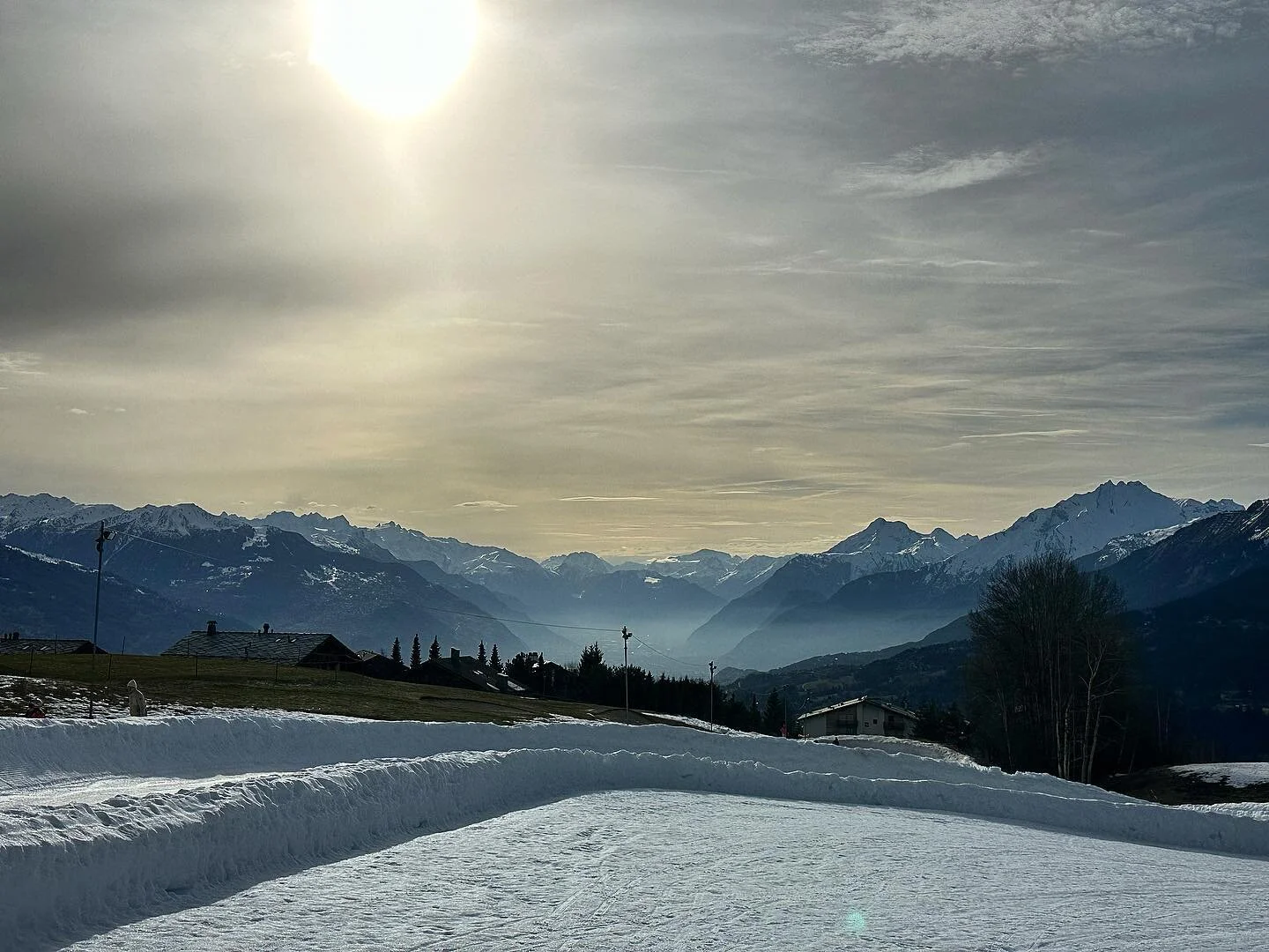 &ldquo;Do not feel lonely, the entire universe is inside you&rdquo; #rumi 

#chasinglight #cloud #mountains #swissalps #universe