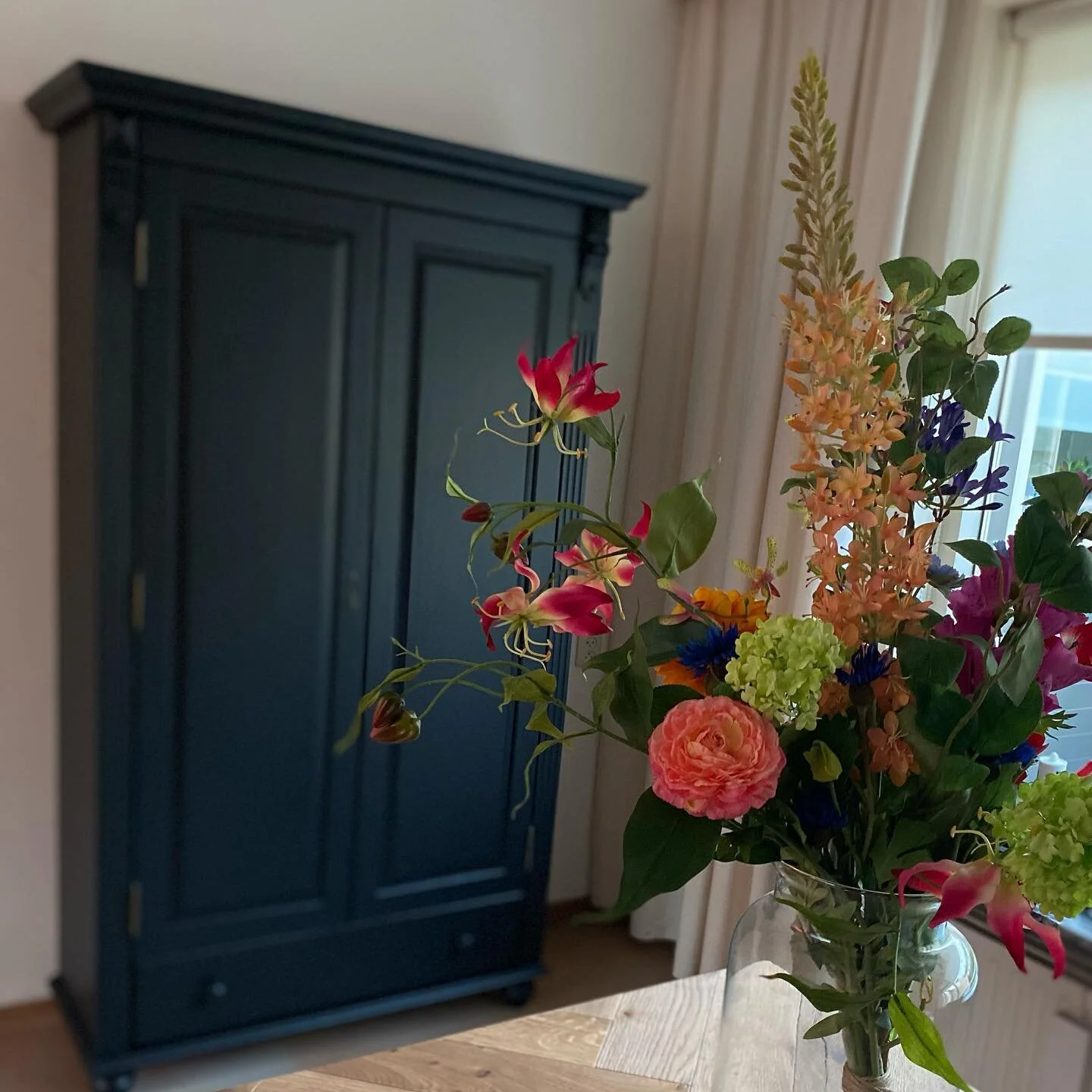 Verliefd 💕

Het was een zoektocht maar we hebben deze mooie kast gevonden via facebook &eacute;n opgeknapt! Heel blij met het eindresultaat! ✨

#interieurontwerp #interieuradvies #interieurstyling #ilonaontwerpt #gemeentehulst
