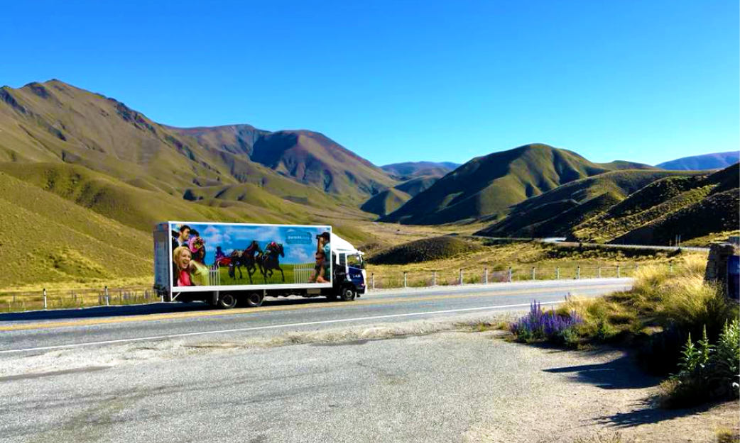 The Races Landing Page_Assets_Photos_2.png