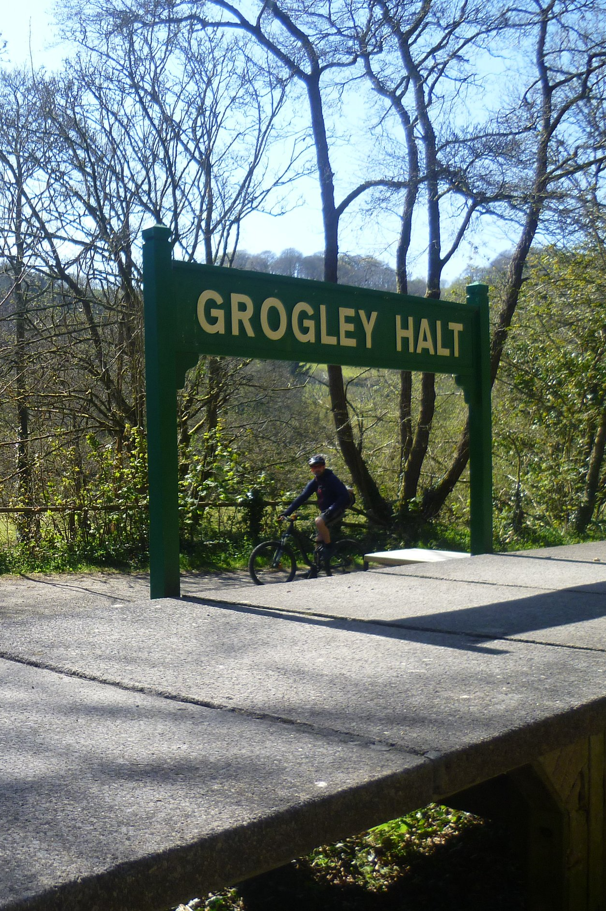 Grogley Halt former railway stop on the Camel Trail.png