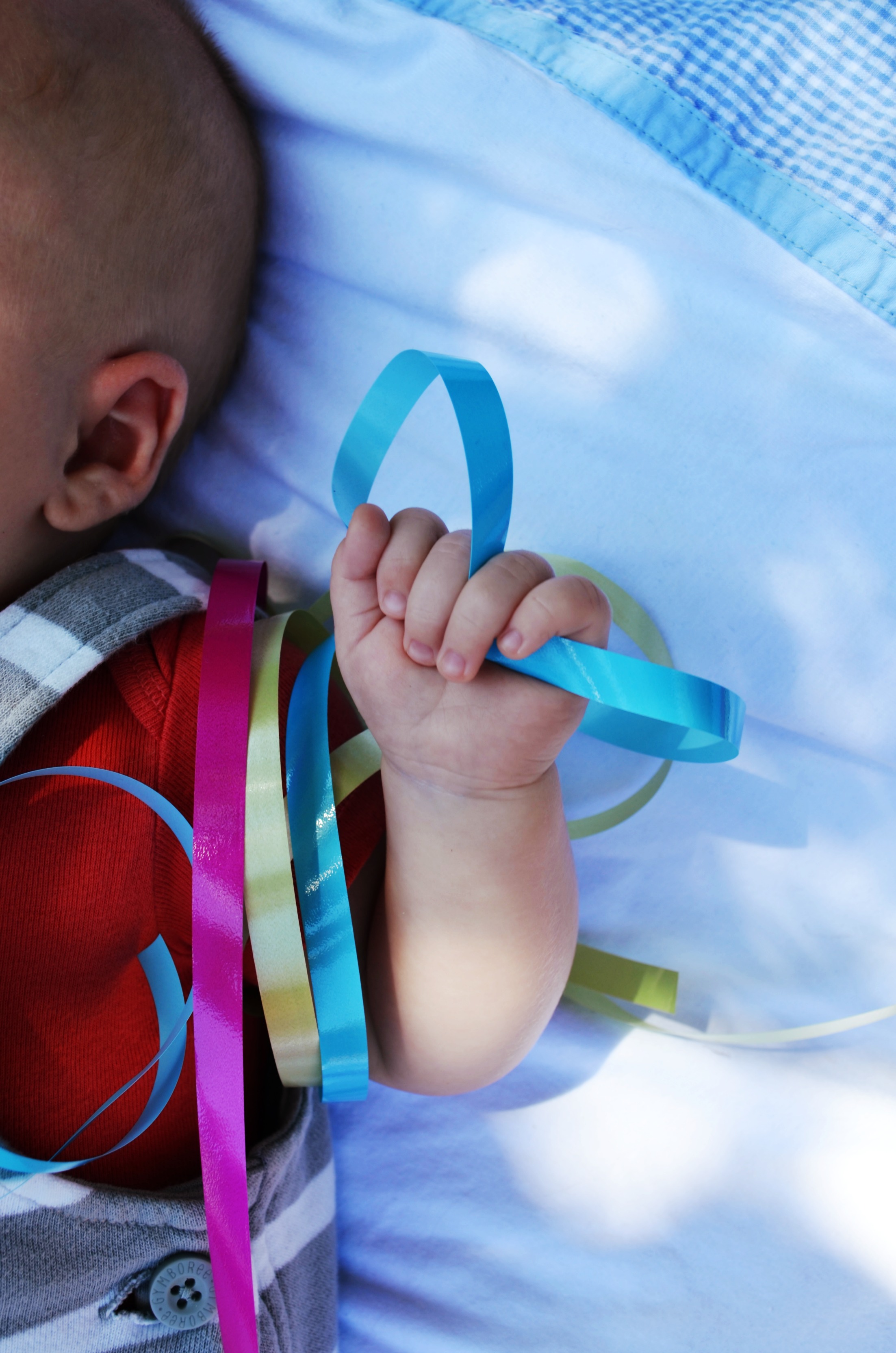 Simple Grasping Play For Your Baby