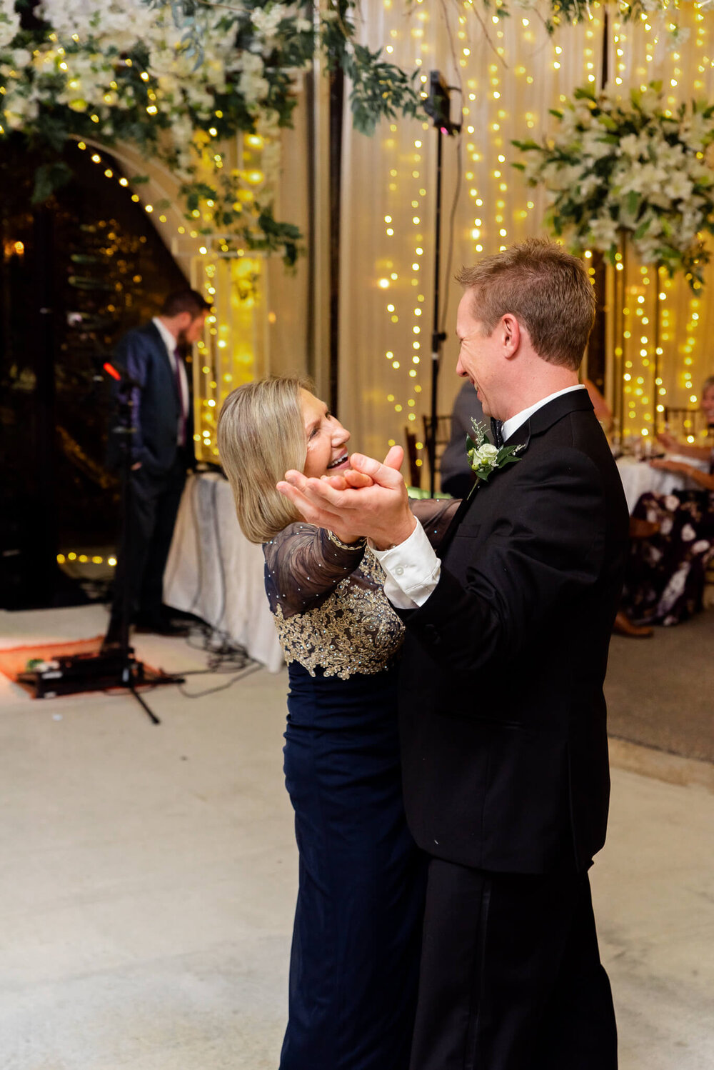 groom and mother first dance at gassaway mansion