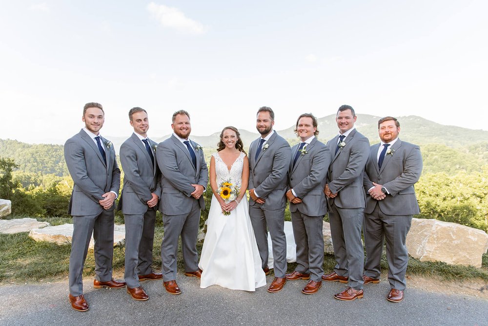 bride and groomsmen photo inspiration