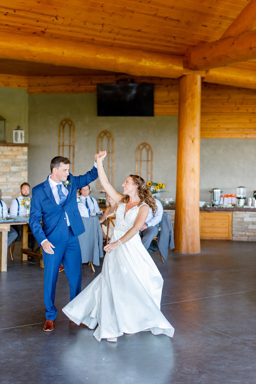 bride and groom first dance photo inspiration at point lookout vineyards wedding venue
