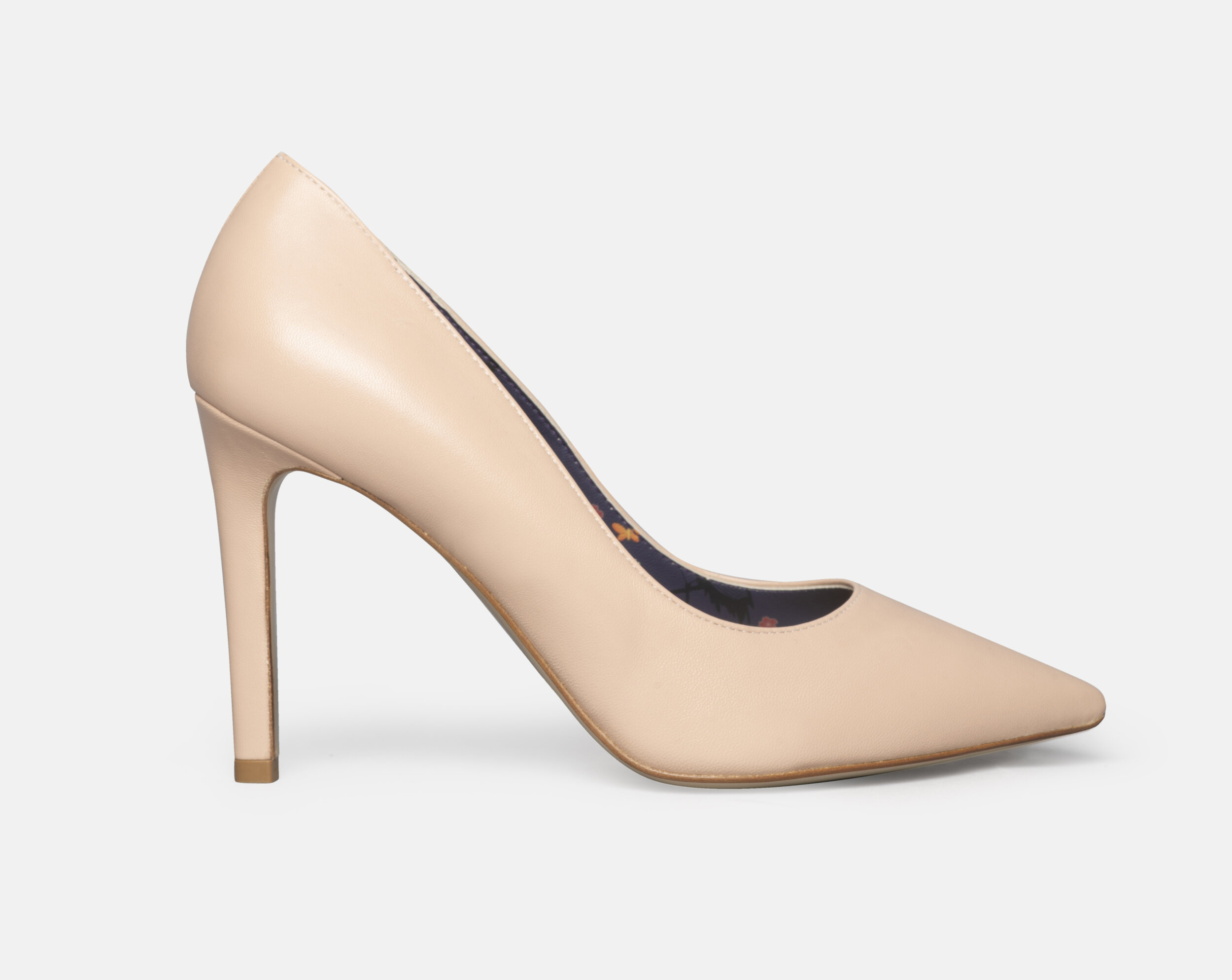 nude coloured pumps