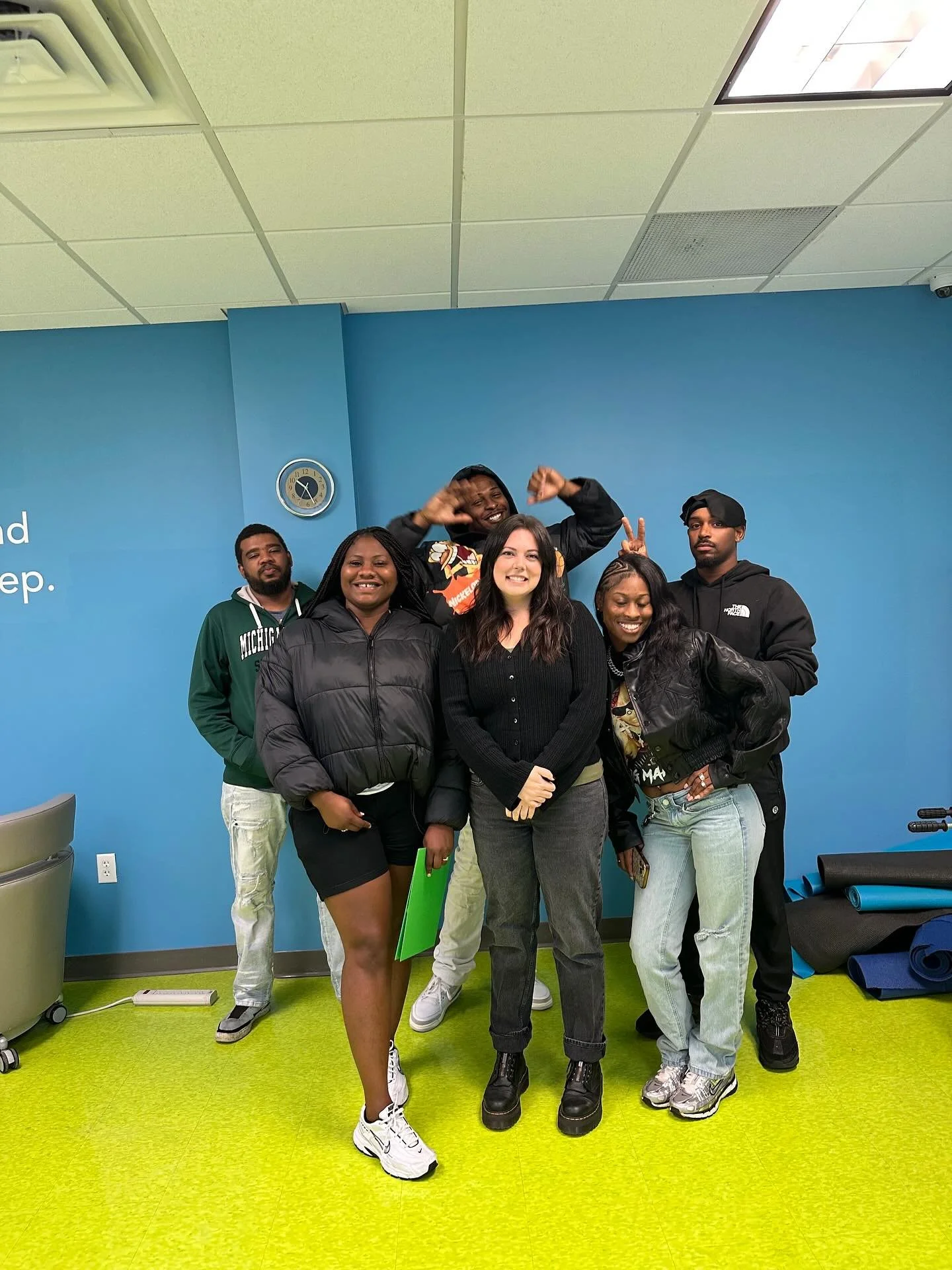Another round of Anger Management finished today with OAR Clinician Haley celebrating participants with certificates and donuts! Well done! #rva #reentrymatters