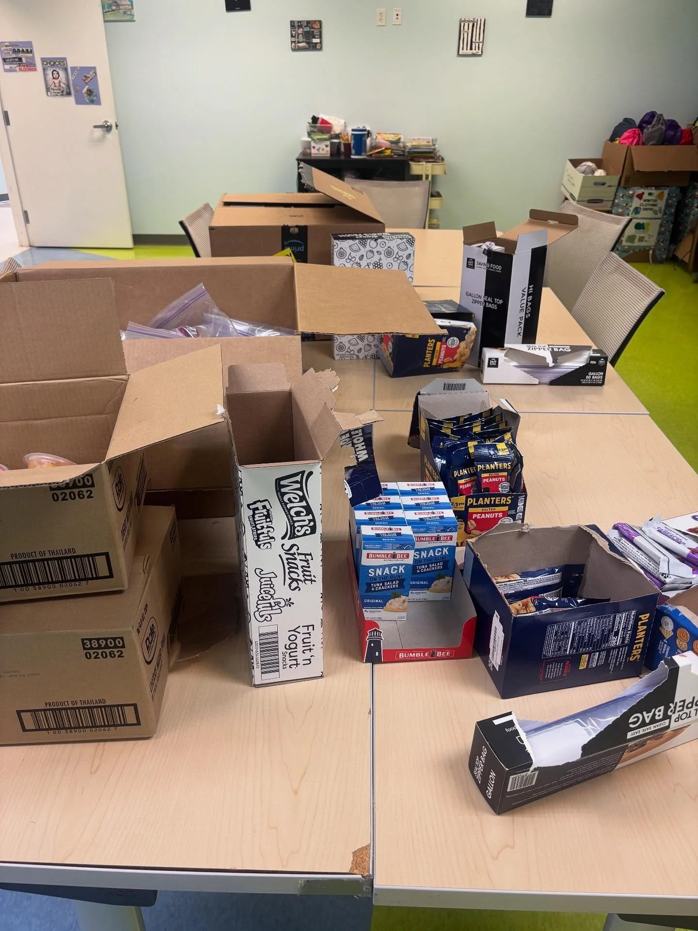 When someone doesn&rsquo;t know where their next meal is coming from, it is hard to engage in working on goals and moving forward. Through donations OAR is able to provide snack bags to make sure our clients have a meal. Interested in donating toward