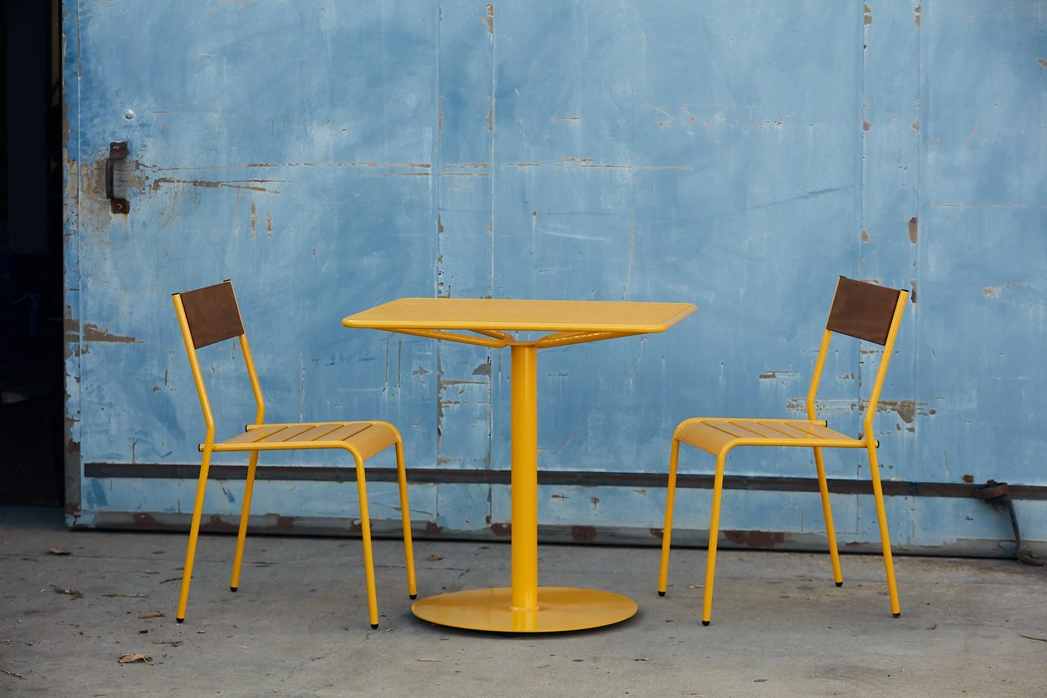 Signature Table & Chairs