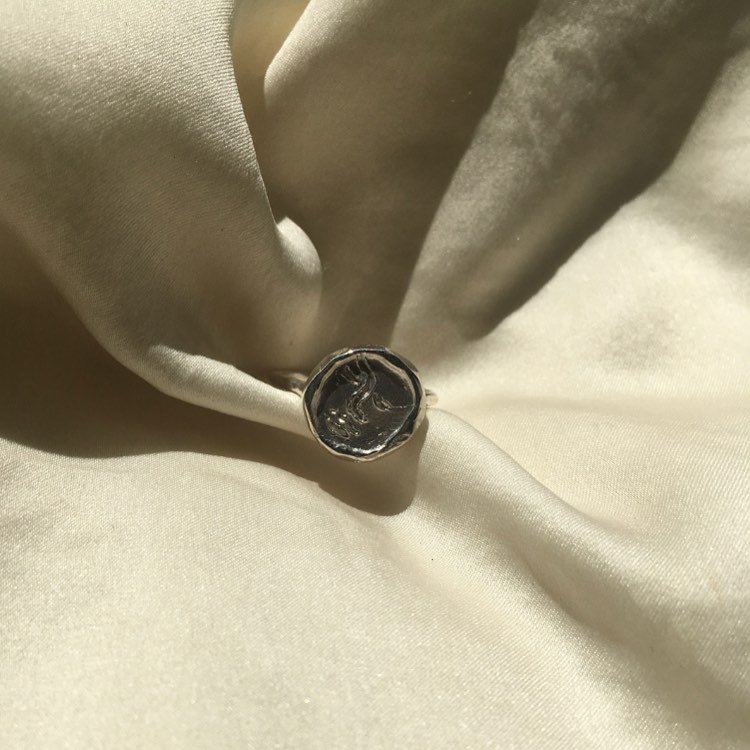 Bague Visage, disponible en argent 925 recycl&eacute; ou en or 18 carats ✨