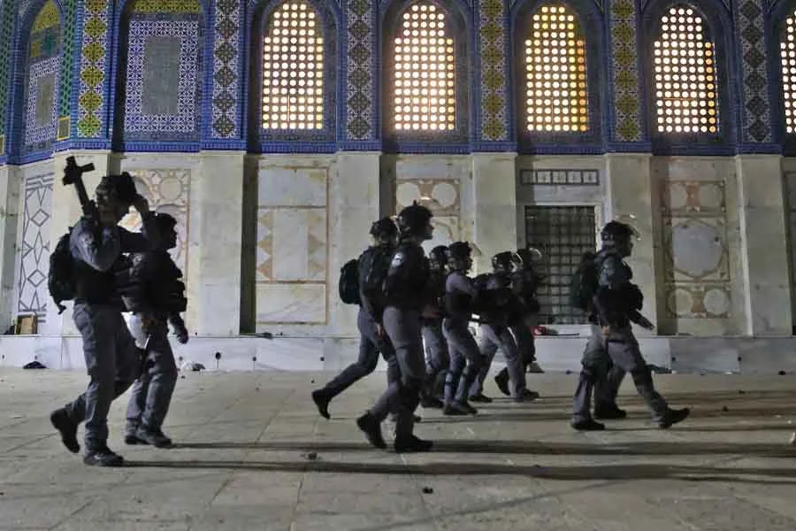 First Night of Ramadan: Israeli Forces Prevent Palestinians from Entering Al-Aqsa Mosque