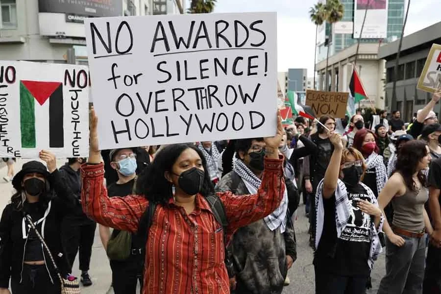 Protesters Successfully Delayed the Oscars, Demanding Ceasefire in Gaza.