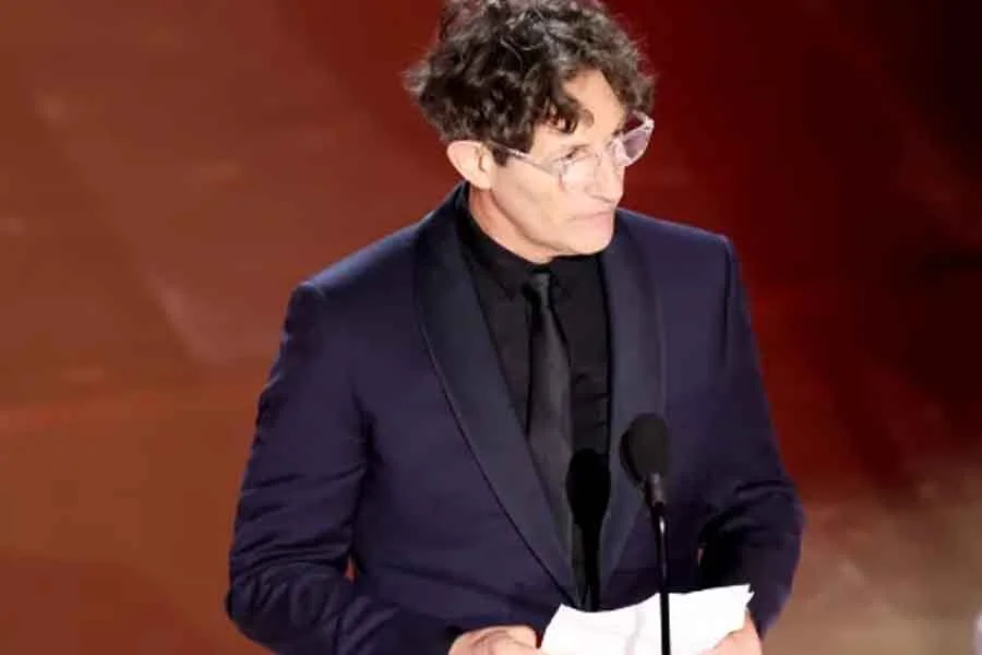 Jonathan Glazer, During His Oscar Winning Speech, Condemns Atrocities in Gaza