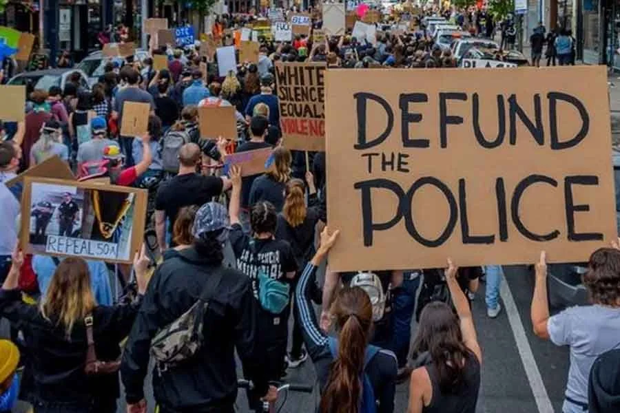 Senate Considers Arizona Bill to Prevent Cities From Defunding Police Departments