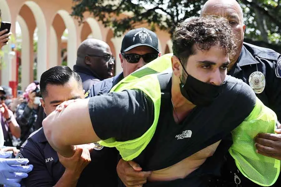 USC Students Pull Off Successful De Arrest During Pro-Palestine Rally
