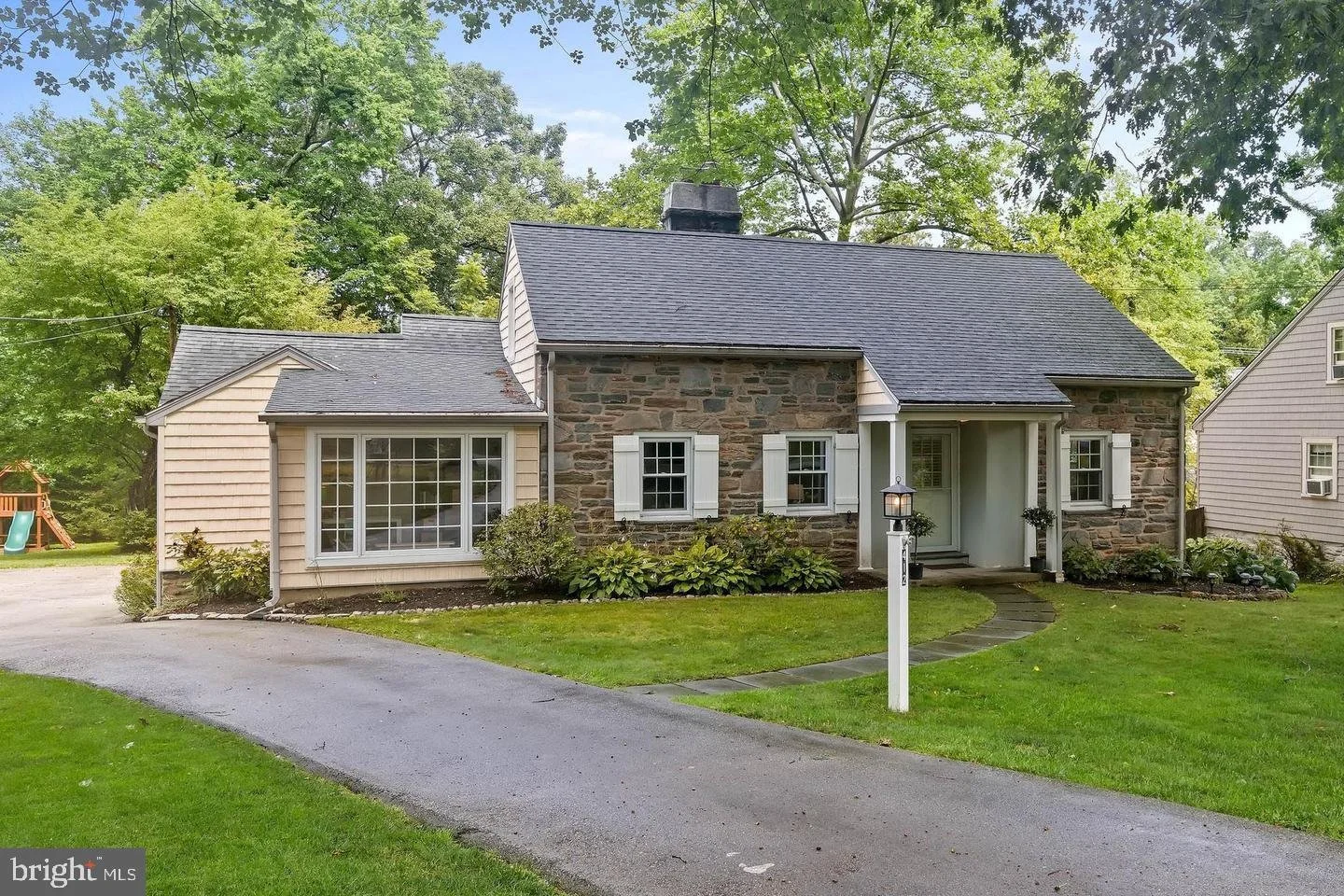 SOLD | $760,000 | 412 Iven Ave, Wayne PA 19087 | Represented Buyer