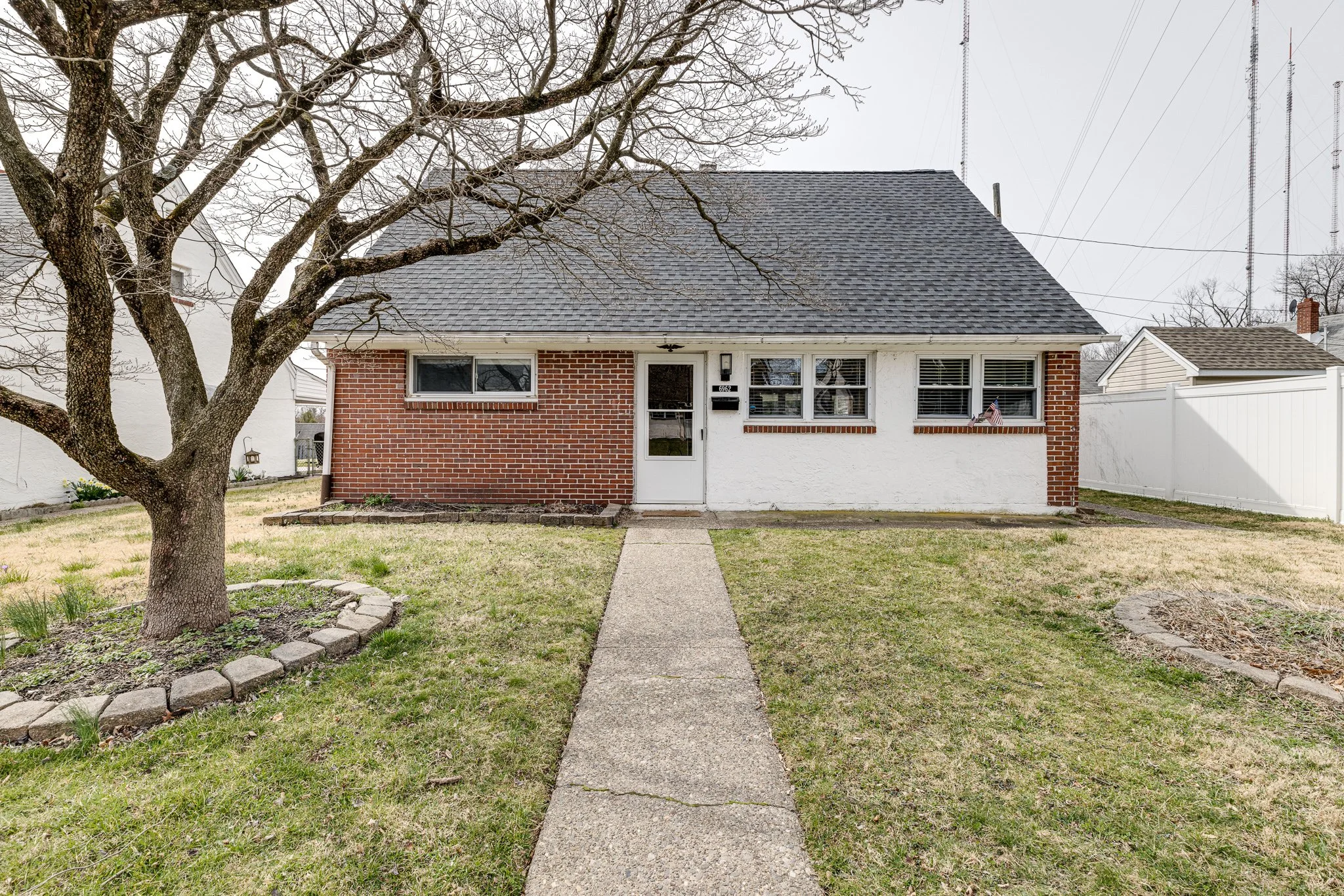 SOLD | $320,000 | 6962 Pawing Street, Philadelphia PA 19128 | Represented Seller