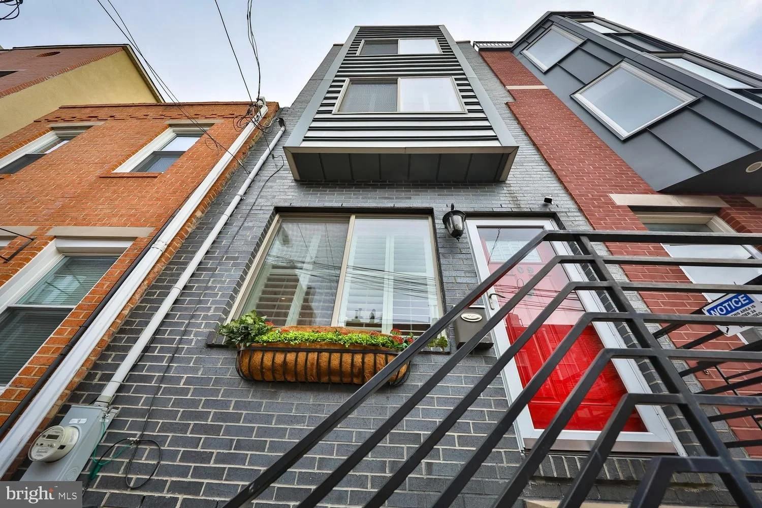 SOLD | $805,000 | 709 S Smedley St,
Philadelphia, PA 19146 | Represented Buyer