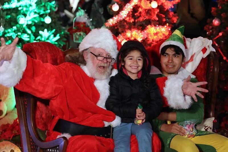 Check out our Christmas Village story in the link in our bio.
So many smiles, so much joy! Thanks Loudoun Now for sharing the magic of Christmas Village...and thanks to our community for helping us make this happen!
📸Loudoun Now