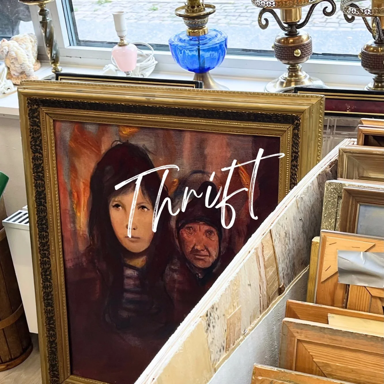 @gbgthrift p&aring; Herkulesgatan i Kville &auml;r en butik med inriktning p&aring; begagnade m&ouml;bler. Mycket praktiskt ifall du just flyttat till stan och beh&ouml;ver fylla l&auml;genheten med st&ouml;rre pinaler som s&auml;ng, matbord, soffgru
