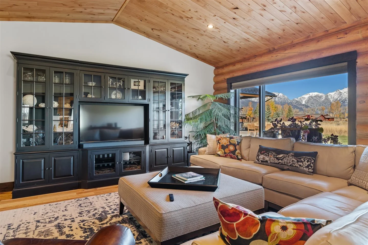 20-20 - 555 E Oatgrass Rd.jpg