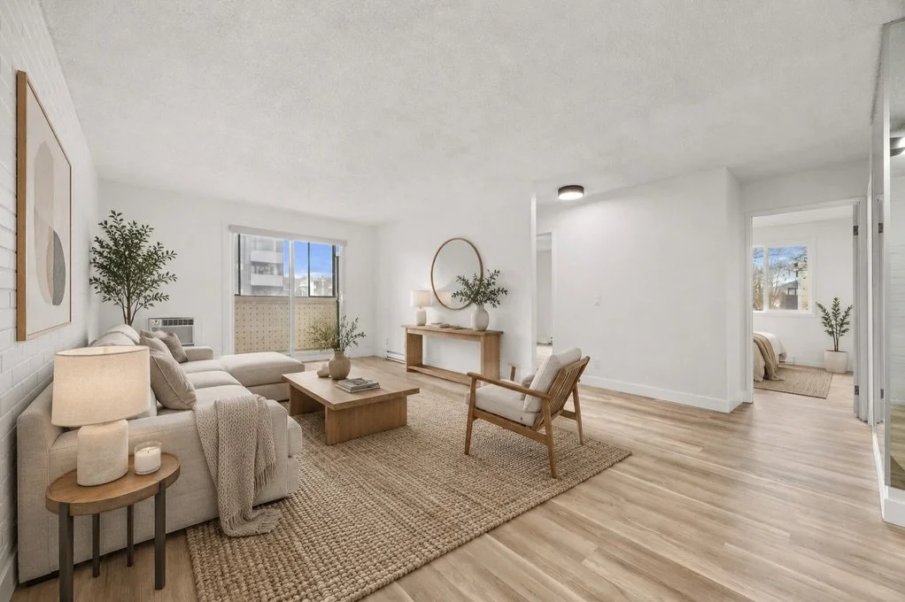 🏡 MOST AFFORDABLE CONDO IN THE OKANAGAN

Freshly updated, this bright and welcoming home is proof that great design doesn&rsquo;t need to be complicated. And yes we&rsquo;re getting NY vibes with that brick wall&hellip;.

Featuring warm finishes, an